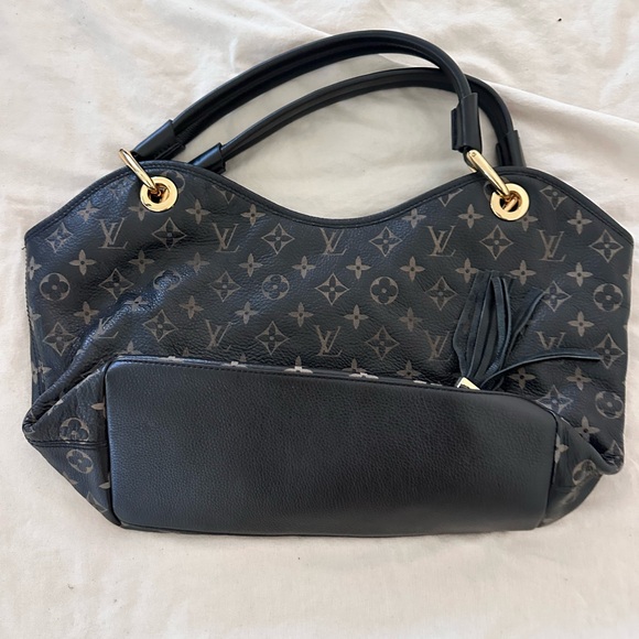 Louis Vuitton Black Monogram Shoulder Bag - Picture 2 of 9